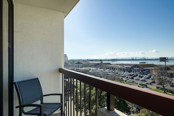 Room, 1 King Bed, Bay View (Hearing Accessible)