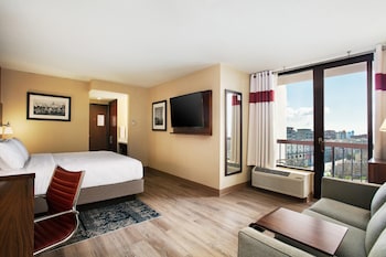 Deluxe Room, 1 King Bed with Sofa bed, Corner (Balcony)