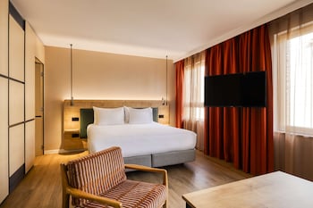 King Accessible Room