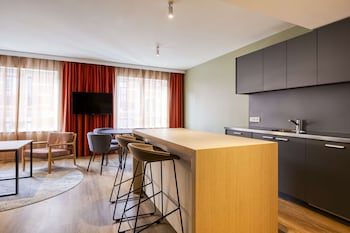 King Deluxe Family Room