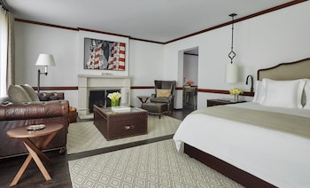 Executive Suite Fireplace King