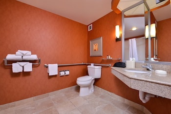 Standard Room, 1 King Bed, Accessible, Bathtub