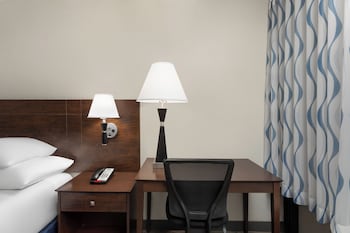 Room, 1 King Bed, Accessible, Non Smoking (Mobility/Hearing,roll-in shower)