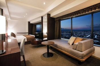 Deluxe King Room, Non Smoking, 38-39F (Extra Bed added for 3rd guest)