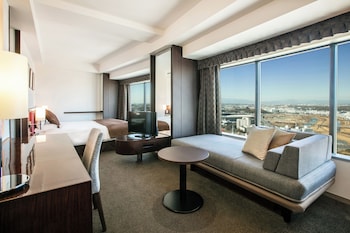 Deluxe King Room, Non Smoking, 38-39F (Extra Bed added for 3rd guest)