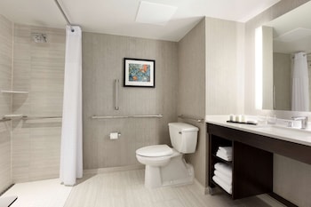 Suite, 2 Queen Beds, Accessible, Non Smoking (Roll-in Shower)
