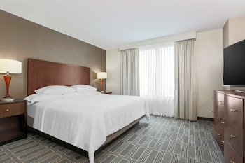 Suite, 1 King Bed, Accessible, Non Smoking (Hearing)