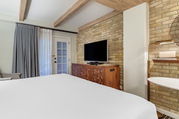 Standard Room, 1 Queen Bed