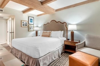 Deluxe Room, 1 King Bed
