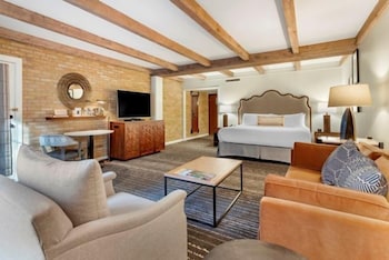 Room, 1 King Bed, River View (Ambassador)
