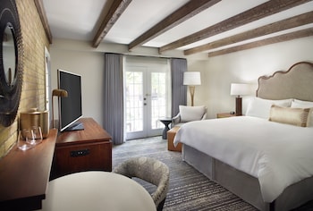 Deluxe Room, 1 King Bed