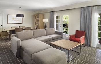 Premium Suite, River View (Parlor Suite)
