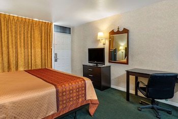 Standard Room, 1 King Bed, Smoking