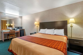 Standard Room, 1 King Bed, Smoking