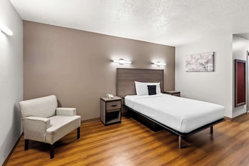 Room, 1 Queen Bed (Pet Friendly)