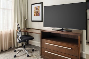 Suite, 1 Queen Bed with Sofa bed