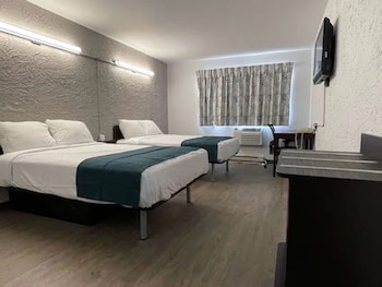 Standard Room, 2 Double Beds, Non Smoking