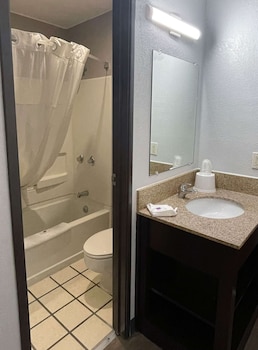 Deluxe Suite, 1 King Bed, Non Smoking, Hot Tub