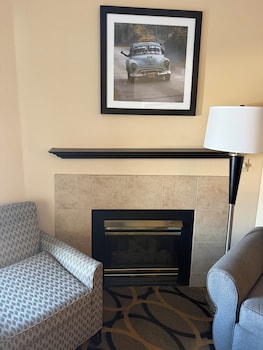 Suite, 1 King Bed with Sofa bed