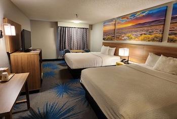 Standard Room, 2 Queen Beds, Non Smoking