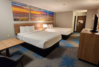 Standard Room, 2 Queen Beds, Non Smoking