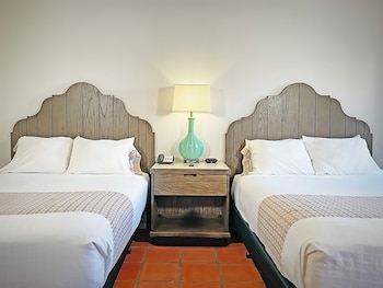 Standard Room, 2 Queen Beds