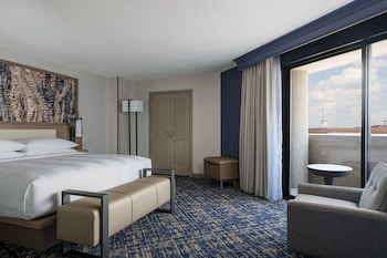 Room, 1 King Bed (Mobility/Hearing Accessible, Tub)