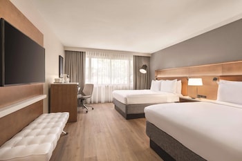 Room, 2 Queen Beds, Non Smoking