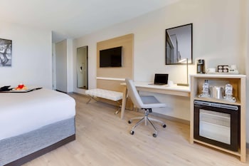 Room, 1 King Bed, Accessible, Non Smoking