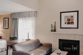 Studio Suite, 1 King Bed with Sofa bed, Non Smoking