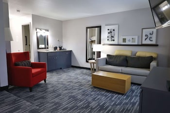 Suite, 1 King Bed, Non Smoking, Jetted Tub