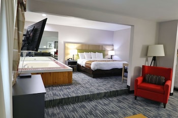 Suite, 1 King Bed, Non Smoking, Jetted Tub