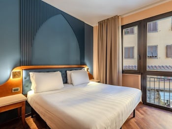 Twin Room, City View