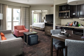 Suite, 1 King Bed with Sofa bed, Non Smoking