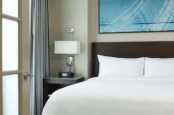 Suite, 1 King Bed (Hospitality)