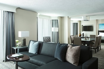 Suite, 1 King Bed (Hospitality)