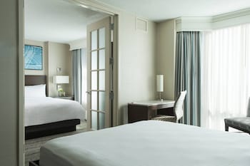 Room, 1 King Bed with Sofa bed, Accessible, Bathtub