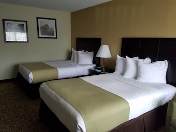 Standard Room, 2 Double Beds, Non Smoking, Refrigerator & Microwave