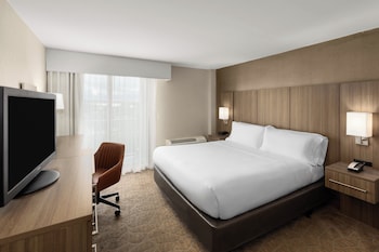 Room, 1 King Bed, Transfer Shower, Non Smoking (Communications & Mobility Accessible)