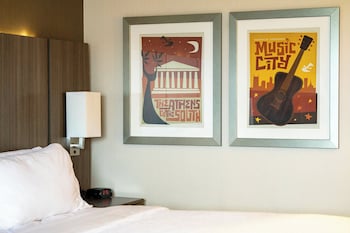 Room, 1 King Bed, Transfer Shower, Non Smoking (Communications & Mobility Accessible)