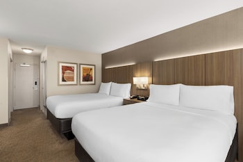 Standard Room, 2 Queen Beds, Park View (Centennial Park View)