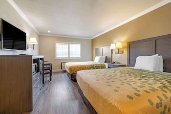 Standard Room, 2 Queen Beds, Non Smoking