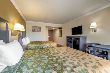 Standard Room, 2 Queen Beds, Non Smoking