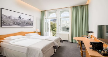 Superior Room, 2 Twin Beds, Balcony