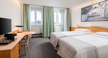 Classic Room, 2 Twin Beds, Bathtub