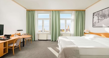 Superior Room, 1 Double Bed, Bathtub (Converts to 2 Twin Beds)