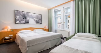 Superior Room, 1 Double Bed with Sofa bed, Bathtub (with Sofabed)