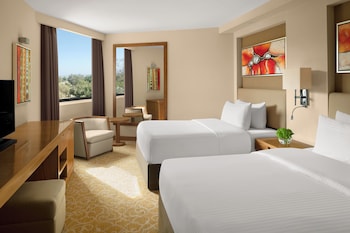 Classic Room, 2 Twin Beds, Club Lounge Access, Garden View