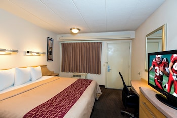 Superior Room, 1 King Bed, Accessible (Roll-In Shower, Smoke Free)