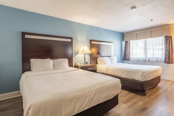 Standard Room, 2 Queen Beds, Non Smoking (Accessible Tub)